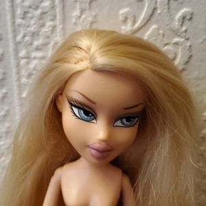 Bratz blonde reserved